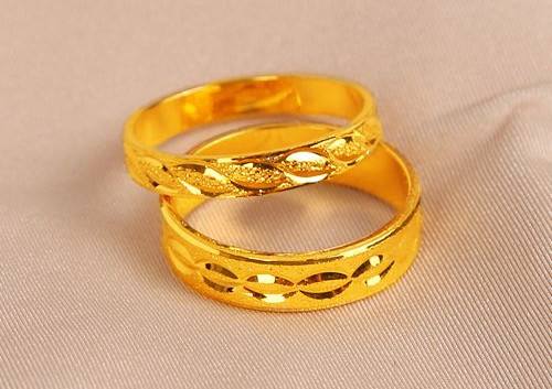 黄金戒指款式有哪些 佩戴黄金戒指的好处和注意事项