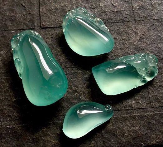 翡翠宝石绿和翡翠玻璃绿的区别   翡翠中最高档的颜色是哪种